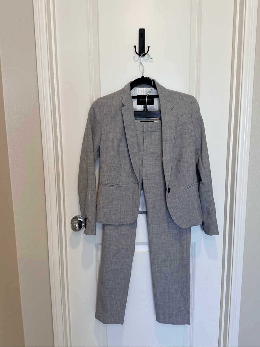 Banana Republic Women's Gray Two-Piece Suit Blazer & Pants